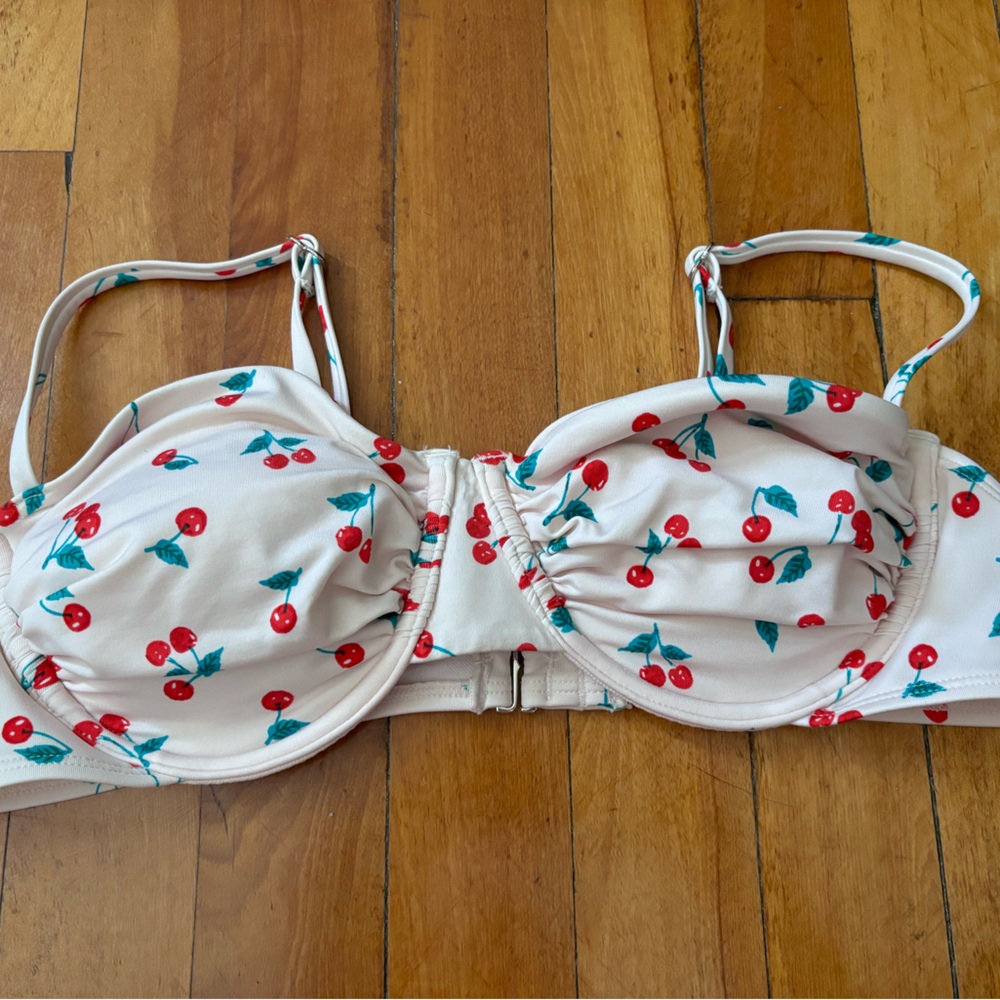 Cherry bikini top 🍒